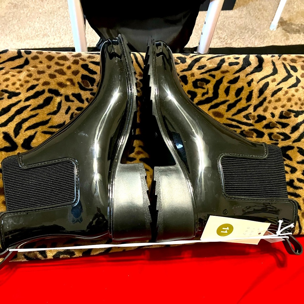 women black stylish boots